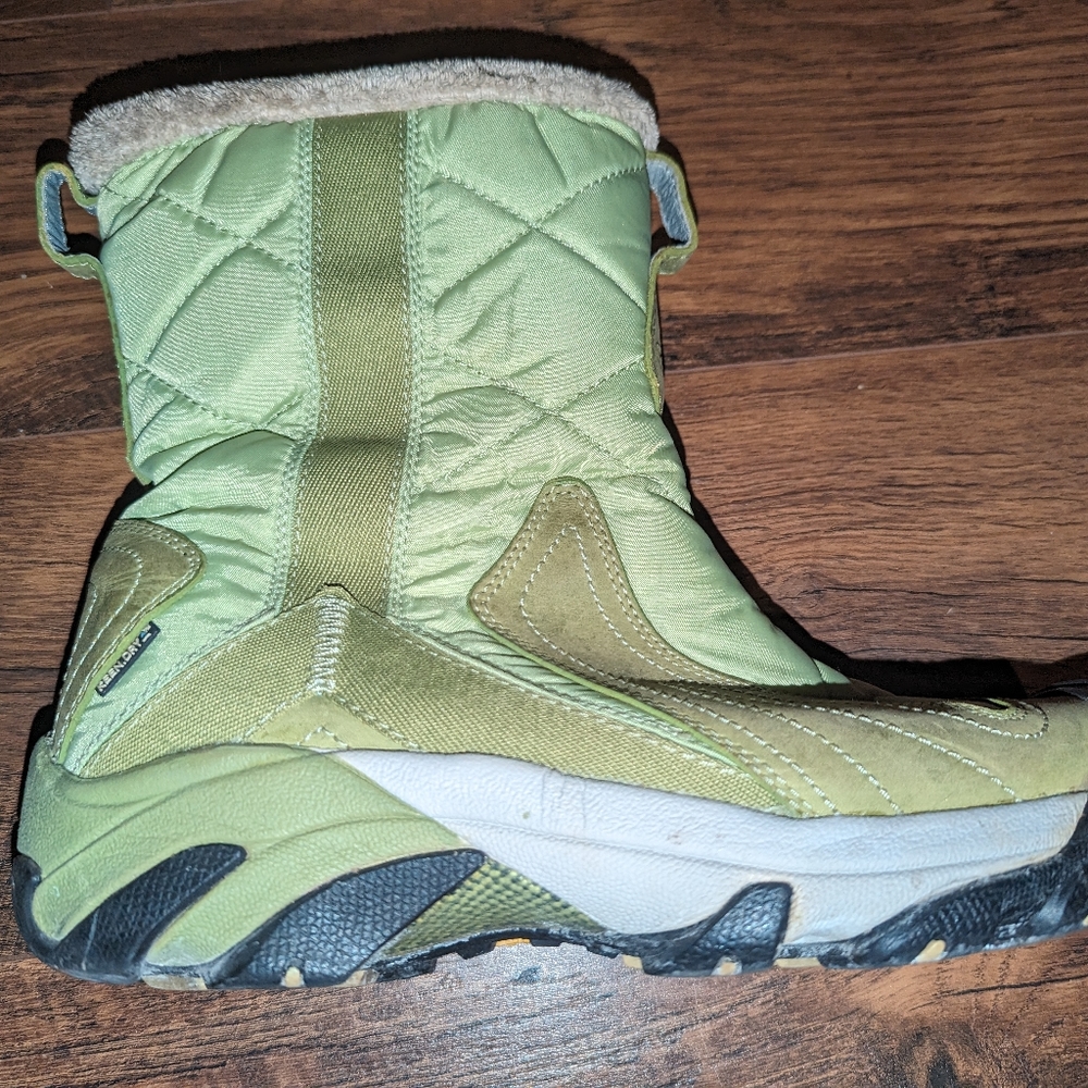 Keen women's snow boots
